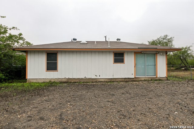 Image 22 of 25 For 122 Surrels  