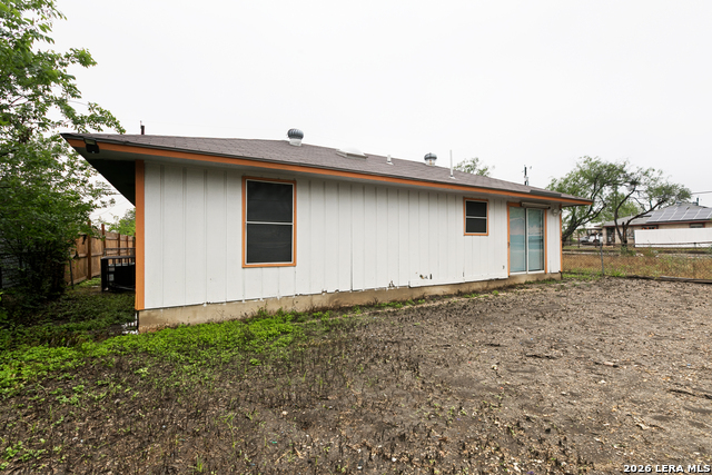 Image 23 of 25 For 122 Surrels  