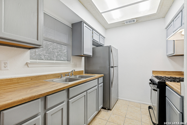 Image 9 of 25 For 122 Surrels  