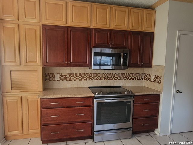 Image 6 of 18 For 15035 Miss Ellie Dr