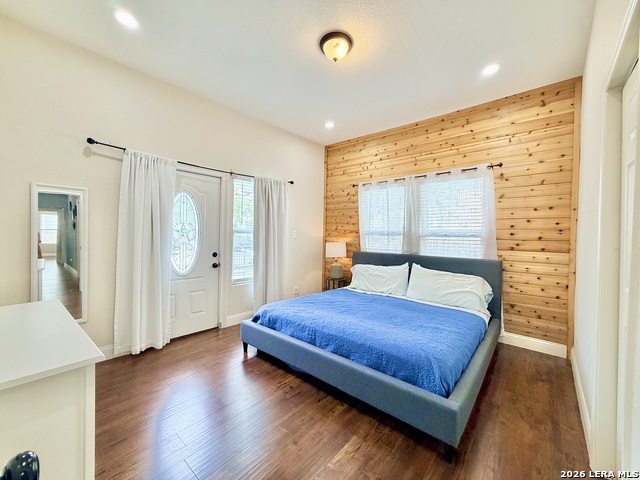 Image 25 of 42 For 702 E Euclid Ave