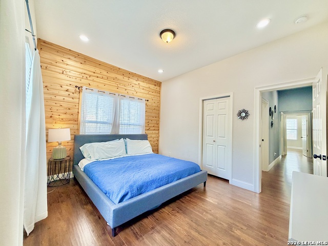 Image 26 of 42 For 702 E Euclid Ave