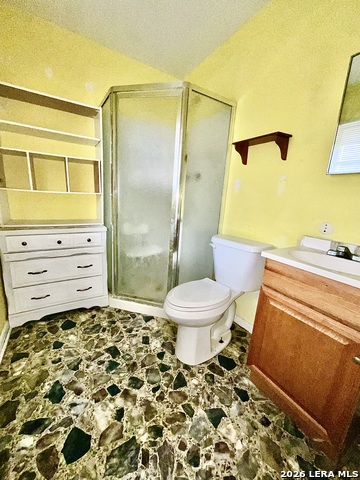 Listing photo id 8 for 1106 Hutchinson St E