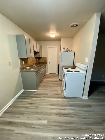 Image 4 of 11 For 7135 Glen Terrace  2