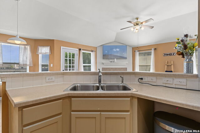 Image 11 of 21 For 8406 Cherisse Dr