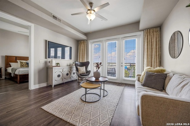 Listing photo id 9 for 3201 Esperanza  415455