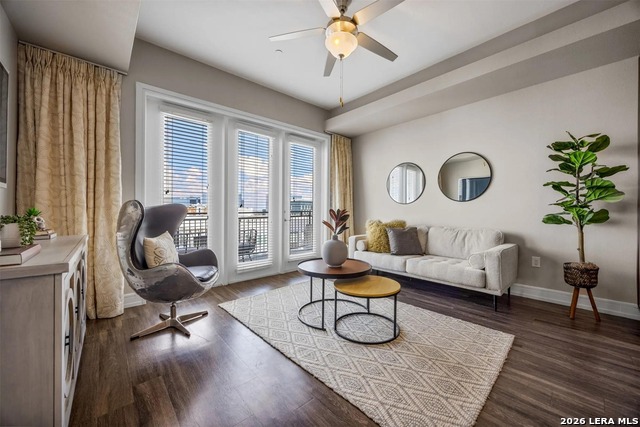 Listing photo id 10 for 3201 Esperanza  415455