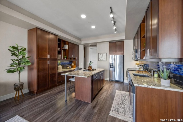 Listing photo id 12 for 3201 Esperanza  415455