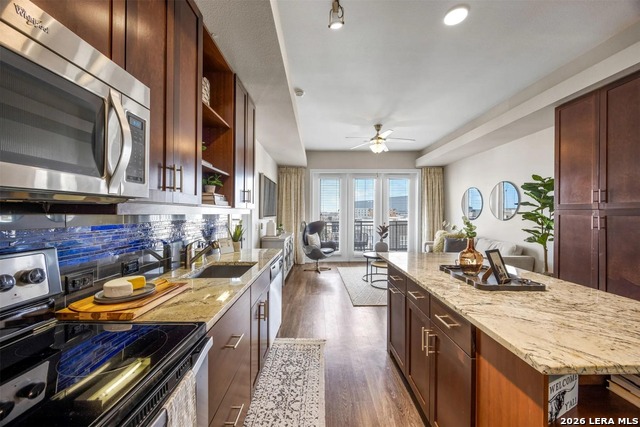 Listing photo id 14 for 3201 Esperanza  415455