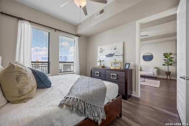 Listing photo id 15 for 3201 Esperanza  415455