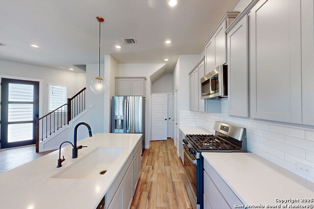 Image 10 of 32 For 5843 Whitby Rd  17