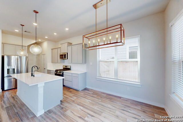 Image 11 of 32 For 5843 Whitby Rd  17