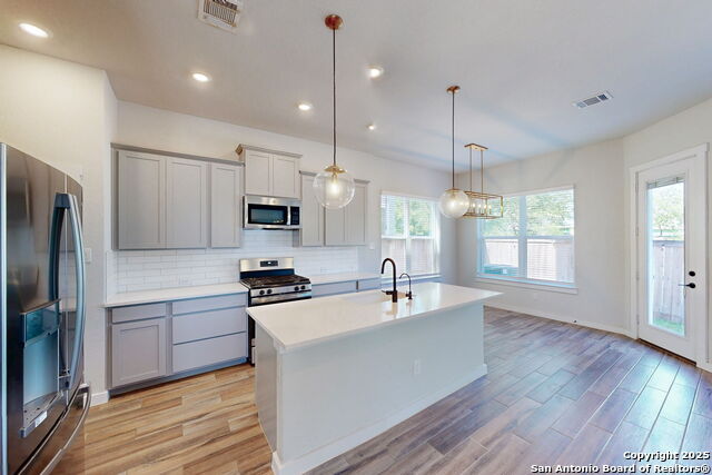 Image 12 of 32 For 5843 Whitby Rd  17