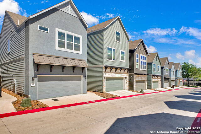 Image 3 of 32 For 5843 Whitby Rd  17