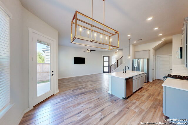 Image 8 of 32 For 5843 Whitby Rd  17