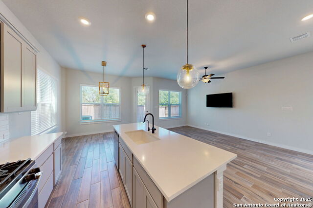 Image 9 of 32 For 5843 Whitby Rd  17