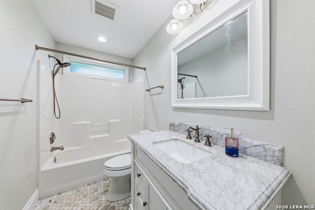 Image 21 of 31 For 117 Woodland Blvd.