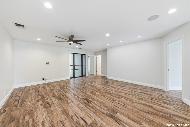 Image 6 of 31 For 117 Woodland Blvd.