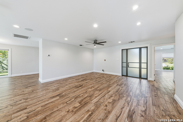 Image 7 of 31 For 117 Woodland Blvd.