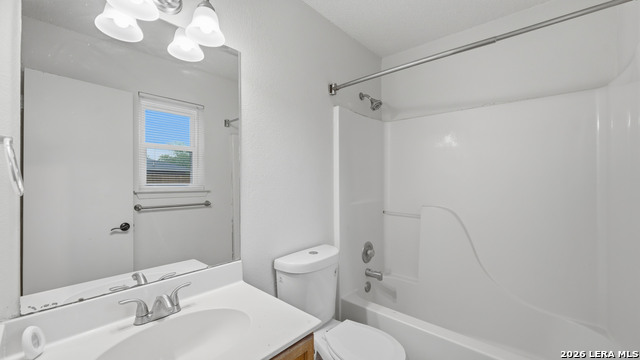 Listing photo id 13 for 2221 Michigan