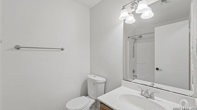 Listing photo id 15 for 2221 Michigan