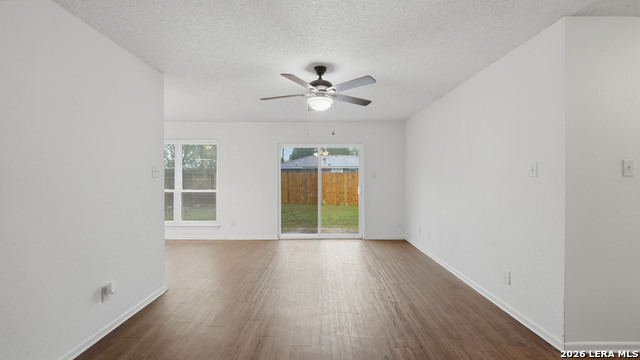 Listing photo id 1 for 2221 Michigan