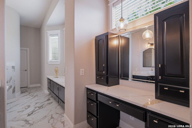 Image 25 of 40 For 3 Benchwood Cir