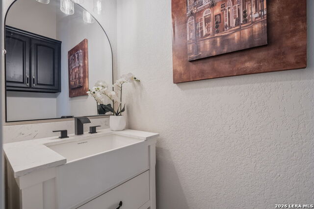 Image 33 of 40 For 3 Benchwood Cir