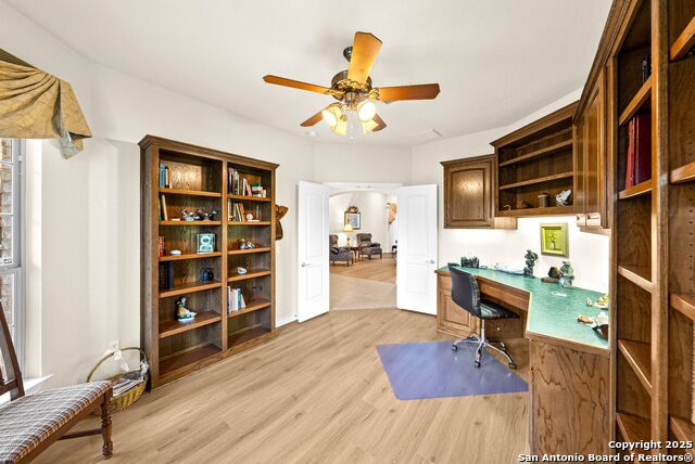 Image 24 of 76 For 130 Grey Mist