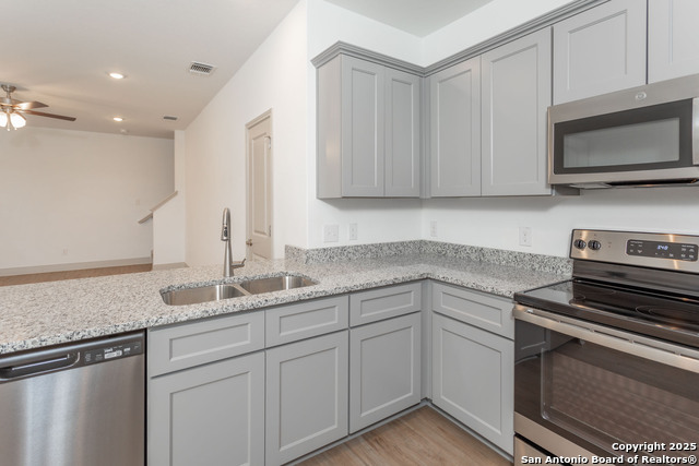 Image 7 of 25 For 7607 Gramercy Way  102