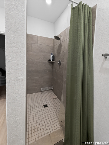 Image 12 of 19 For 14006 Roller Mls