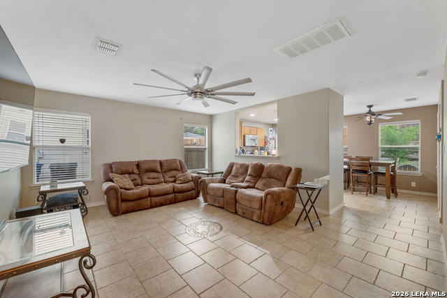 Image 3 of 21 For 10302 Buescher Ln