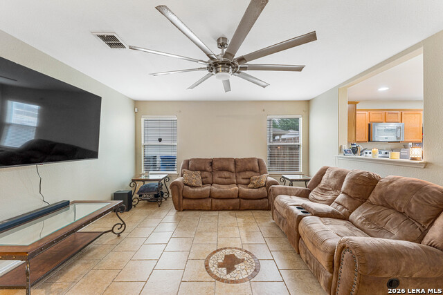 Image 4 of 21 For 10302 Buescher Ln