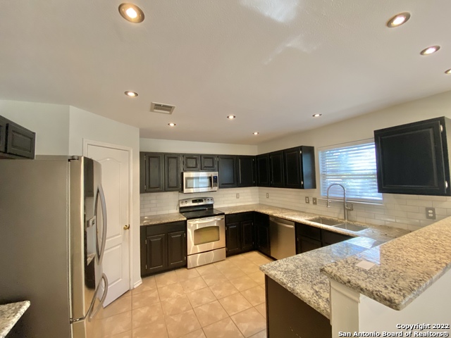 Image 10 of 29 For 9338 Bartlett Fls