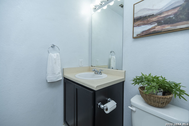 Image 34 of 48 For 414 Eastern Phoebe