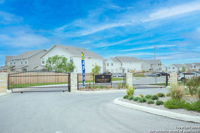 Image 13 of 19 For 13902 Enzo Gate  102