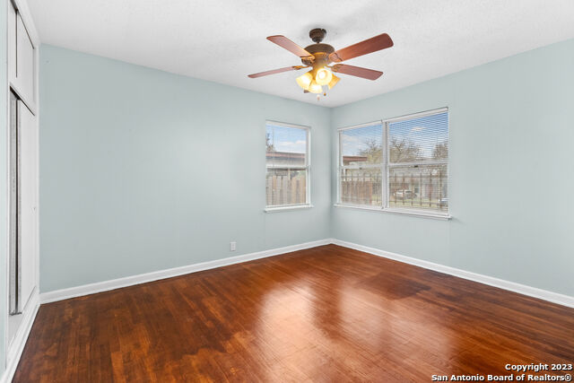 Image 12 of 16 For 527 Lively Dr