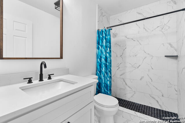 Image 14 of 16 For 527 Lively Dr