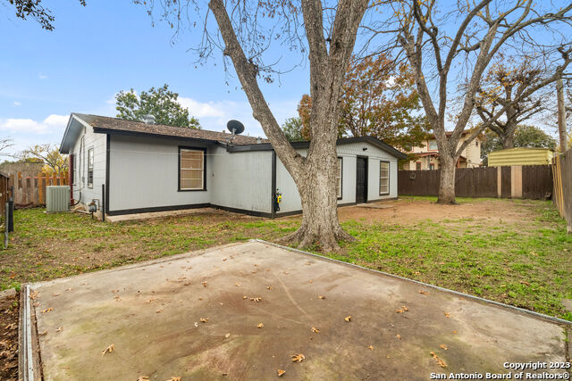 Image 16 of 16 For 527 Lively Dr