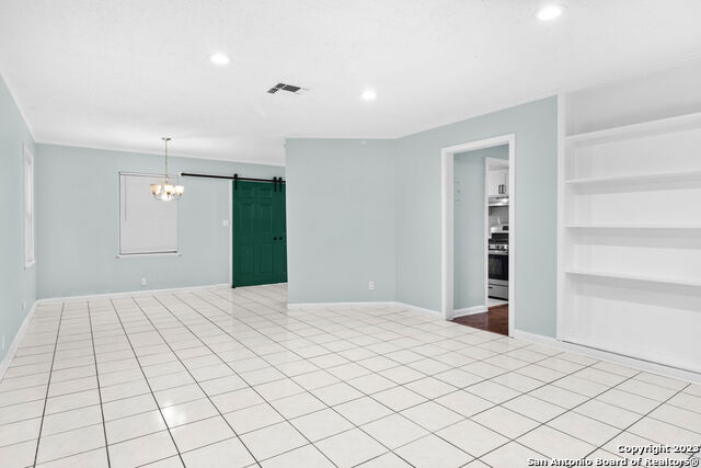 Image 2 of 16 For 527 Lively Dr