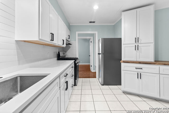 Image 7 of 16 For 527 Lively Dr