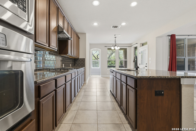 Image 8 of 52 For 11918 Lampasas Trl