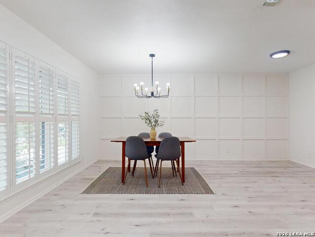 Image 10 of 41 For 215 Trafalgar Rd