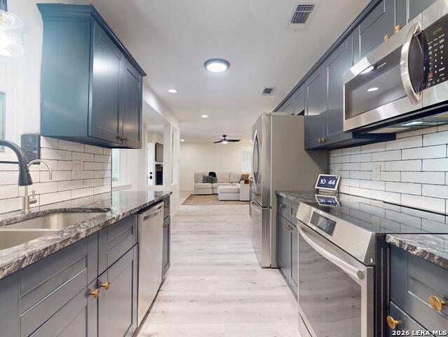 Image 13 of 41 For 215 Trafalgar Rd