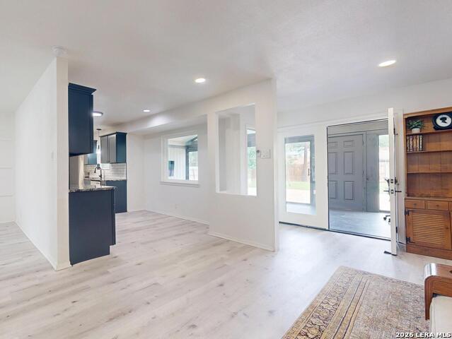 Image 15 of 41 For 215 Trafalgar Rd