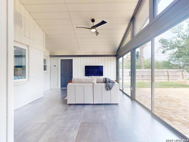 Image 18 of 41 For 215 Trafalgar Rd