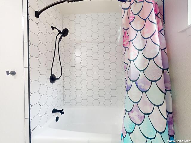 Image 28 of 41 For 215 Trafalgar Rd