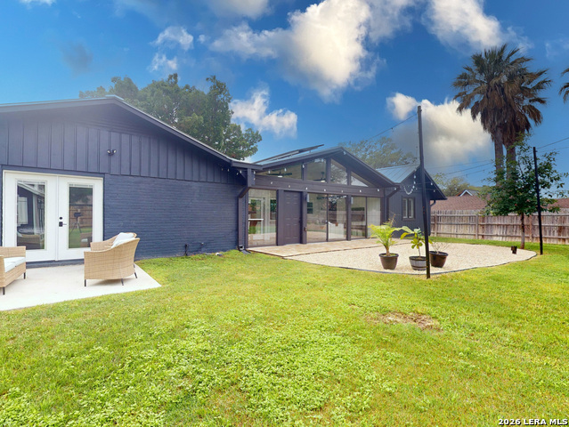 Image 35 of 41 For 215 Trafalgar Rd