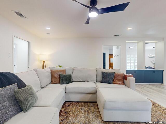 Image 5 of 41 For 215 Trafalgar Rd