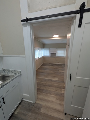 Image 14 of 21 For 822 Carson St E 5